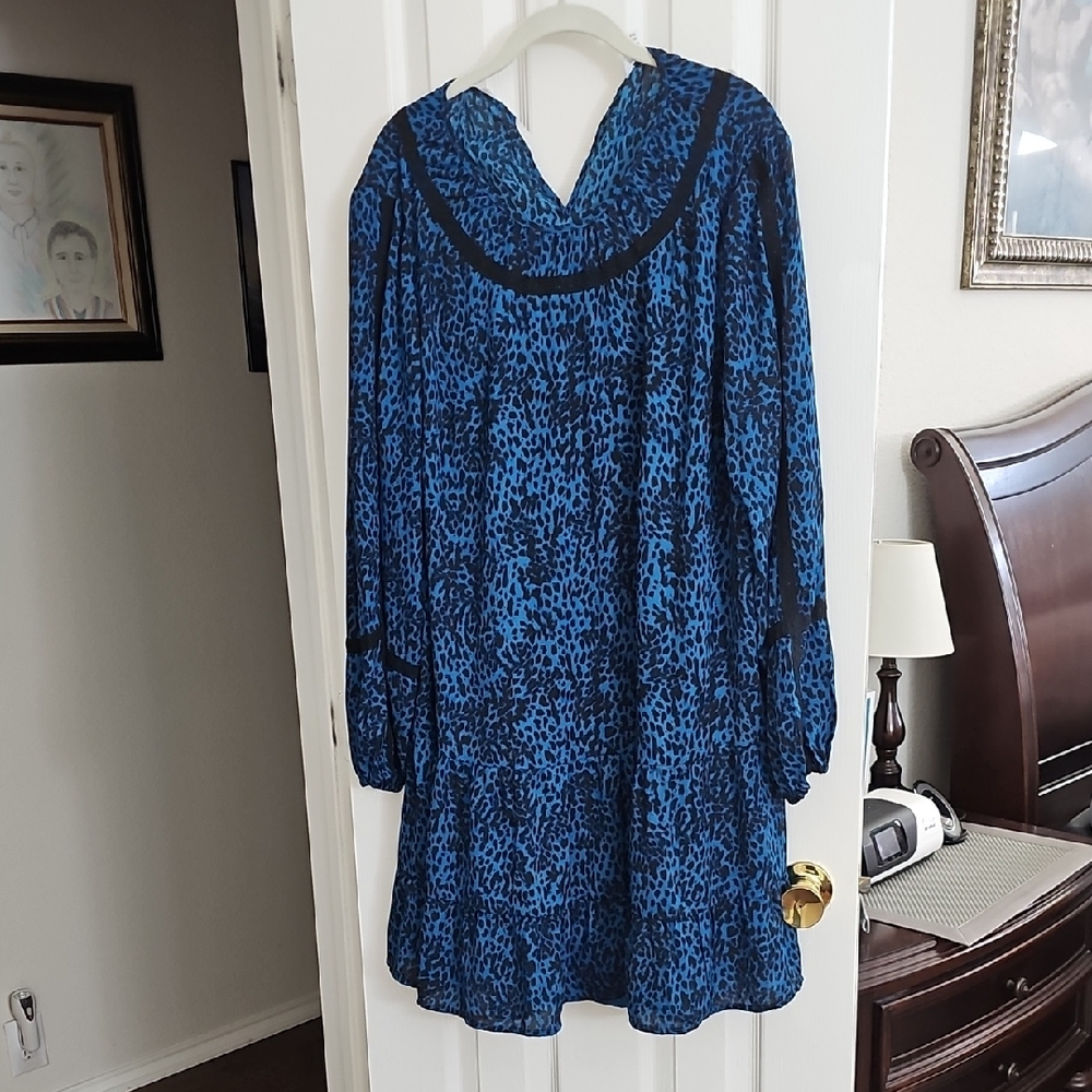 Elegant Blue Patterned Dress